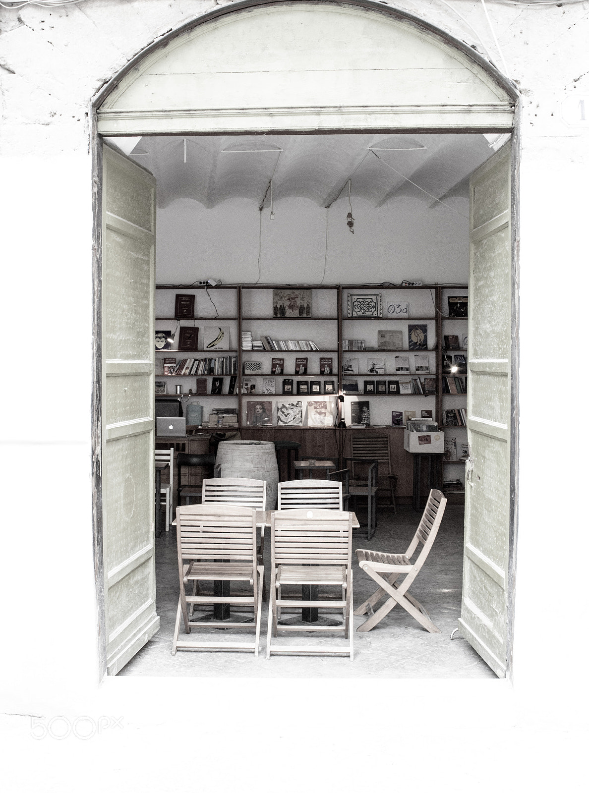 Nikon D7100 sample photo. In libreria photography