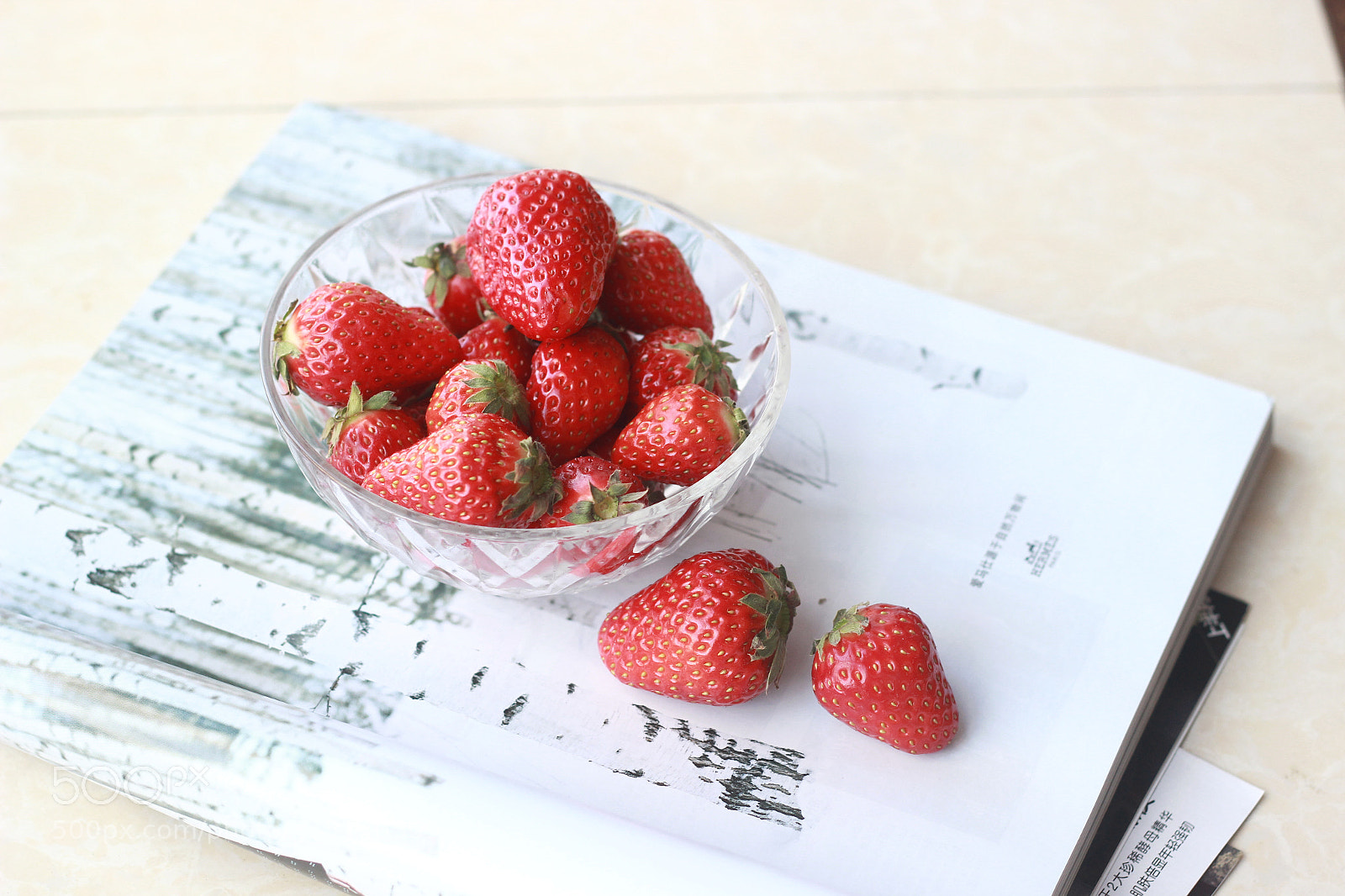 Canon EOS 600D (Rebel EOS T3i / EOS Kiss X5) sample photo. Strawbery photography