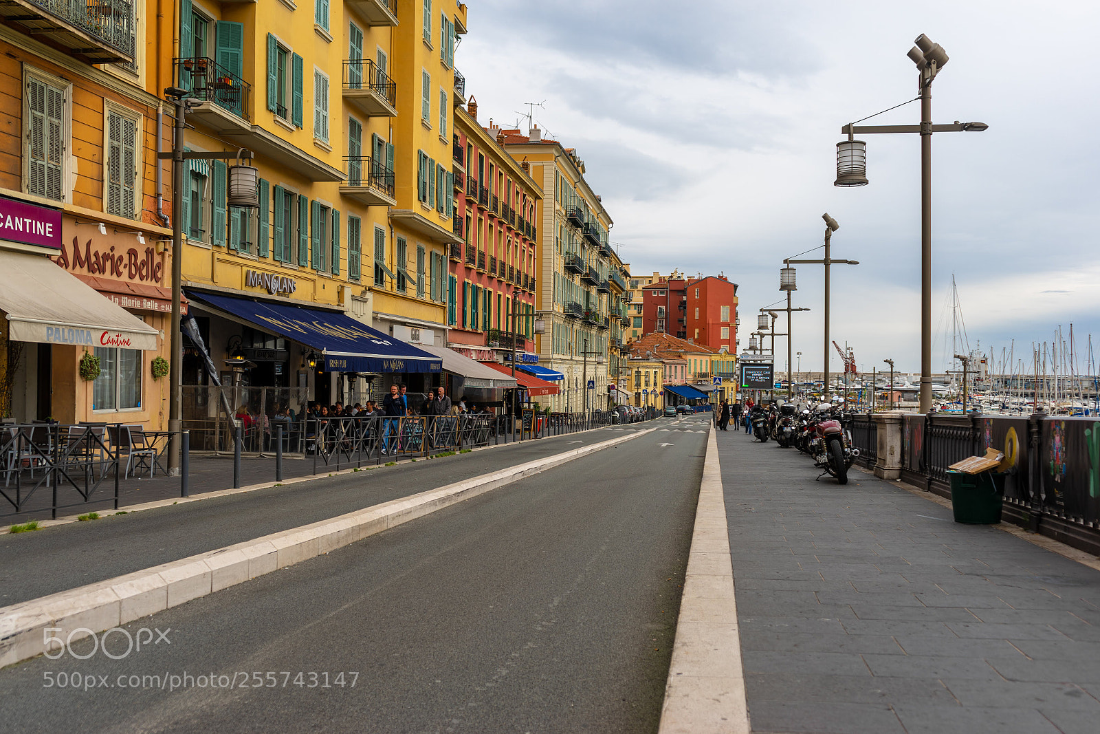 Sony a7 II sample photo. Sunday afternoon in nice photography