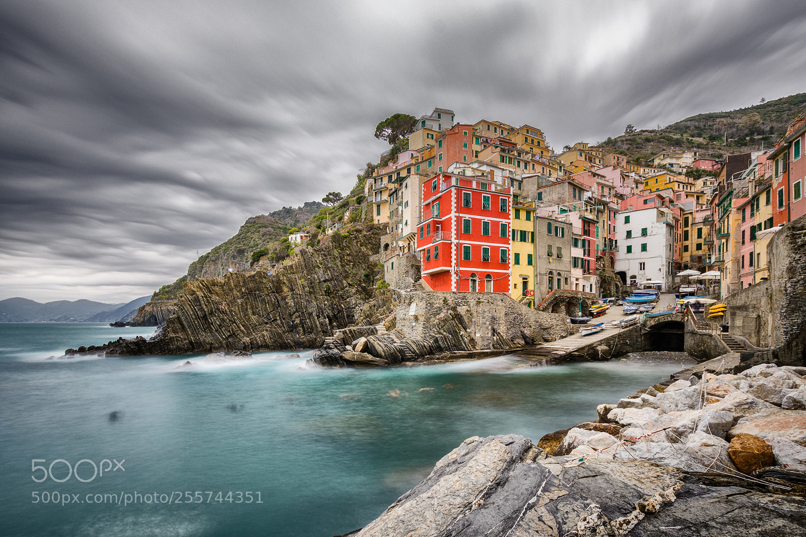 Nikon D500 sample photo. Cloudy day in riomaggiore photography