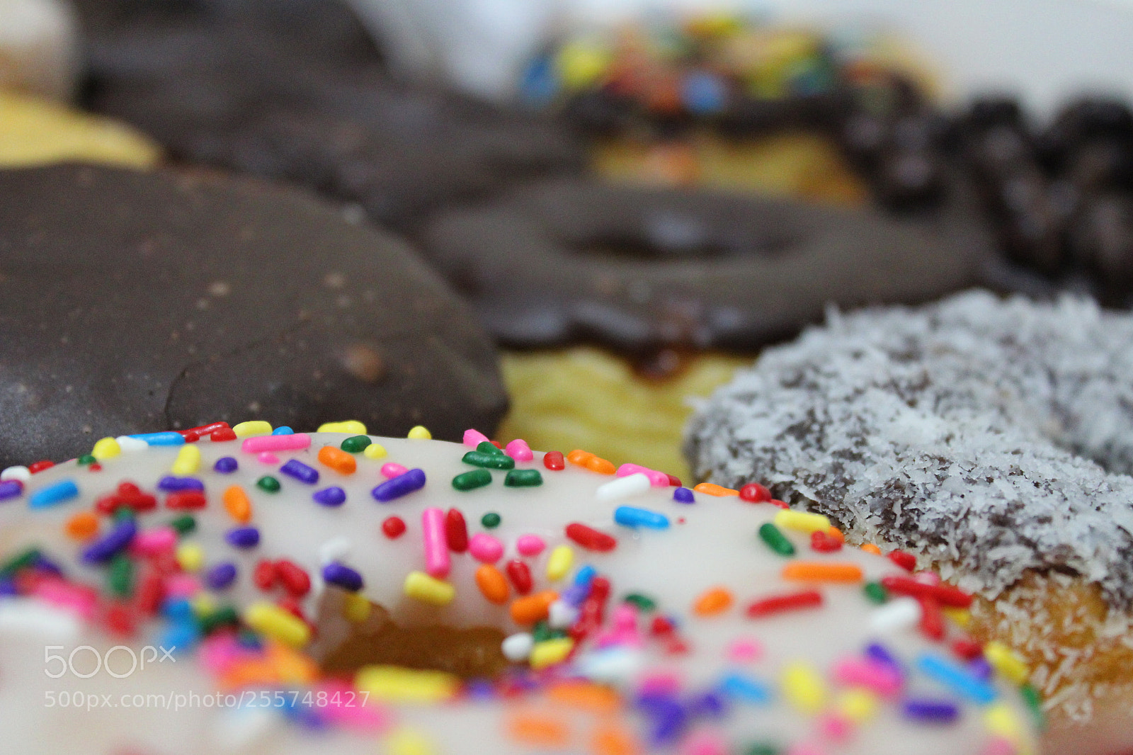 Canon EOS 1300D (EOS Rebel T6 / EOS Kiss X80) sample photo. Fresh donuts photography