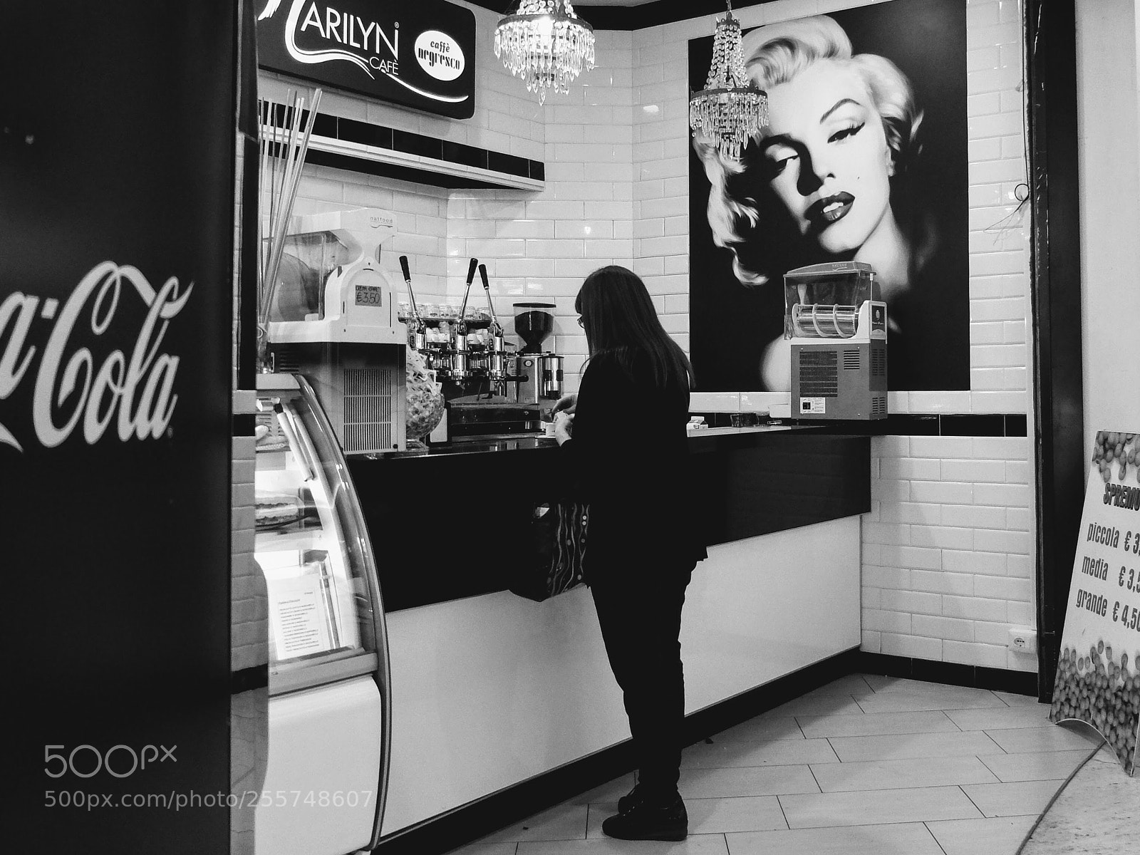 Fujifilm X30 sample photo. Marilyn café photography