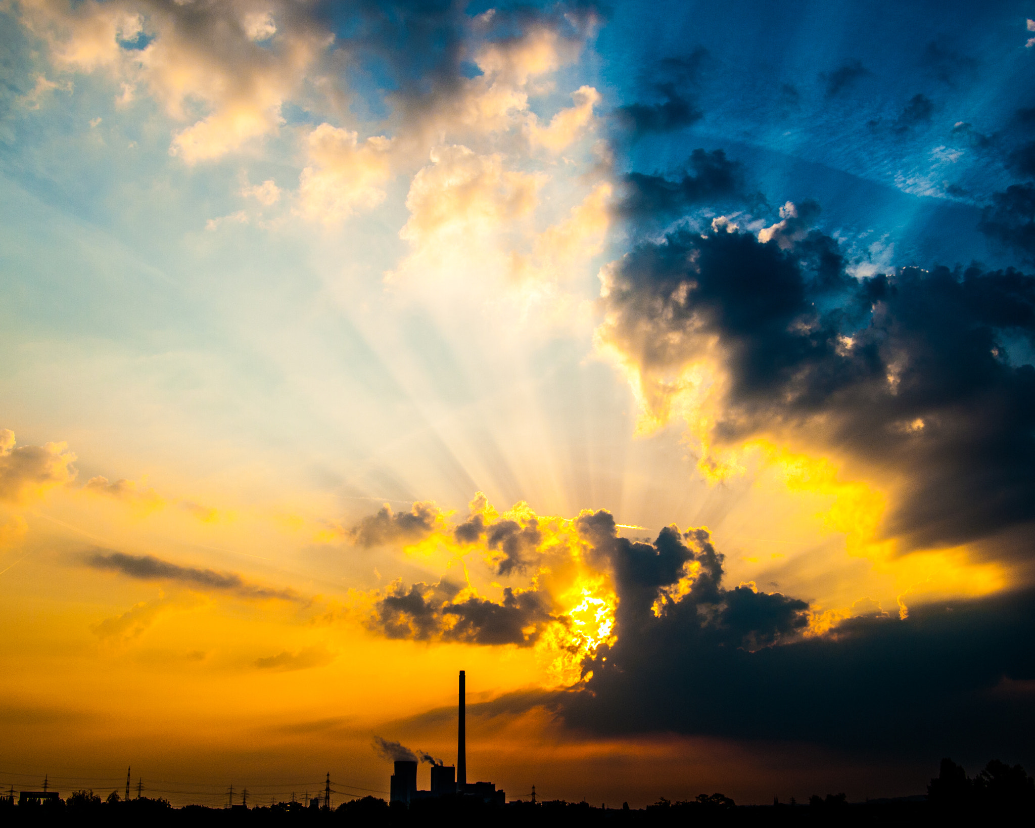 Olympus E-410 (EVOLT E-410) sample photo. Sun rays photography