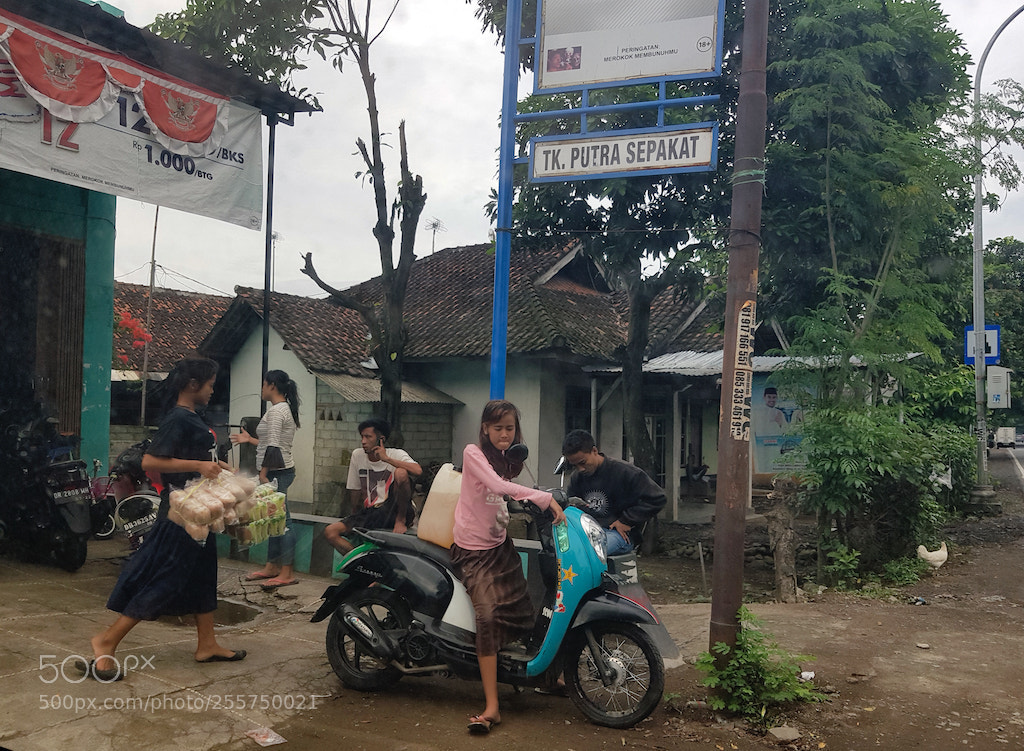 Samsung Galaxy S8+ sample photo. Supermarket lombok, indonesia photography