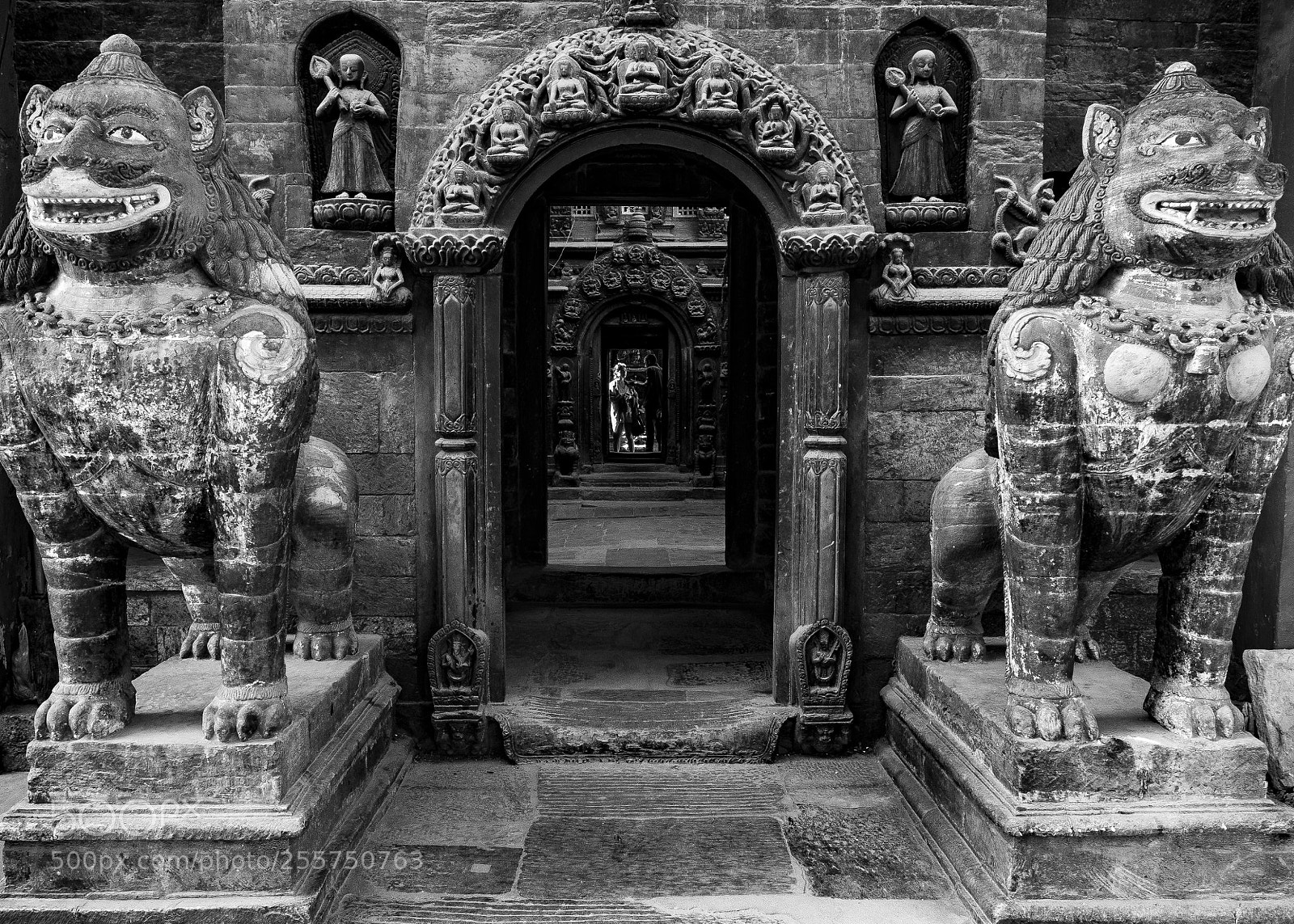 Panasonic Lumix DMC-GX7 sample photo. Temple entrance photography