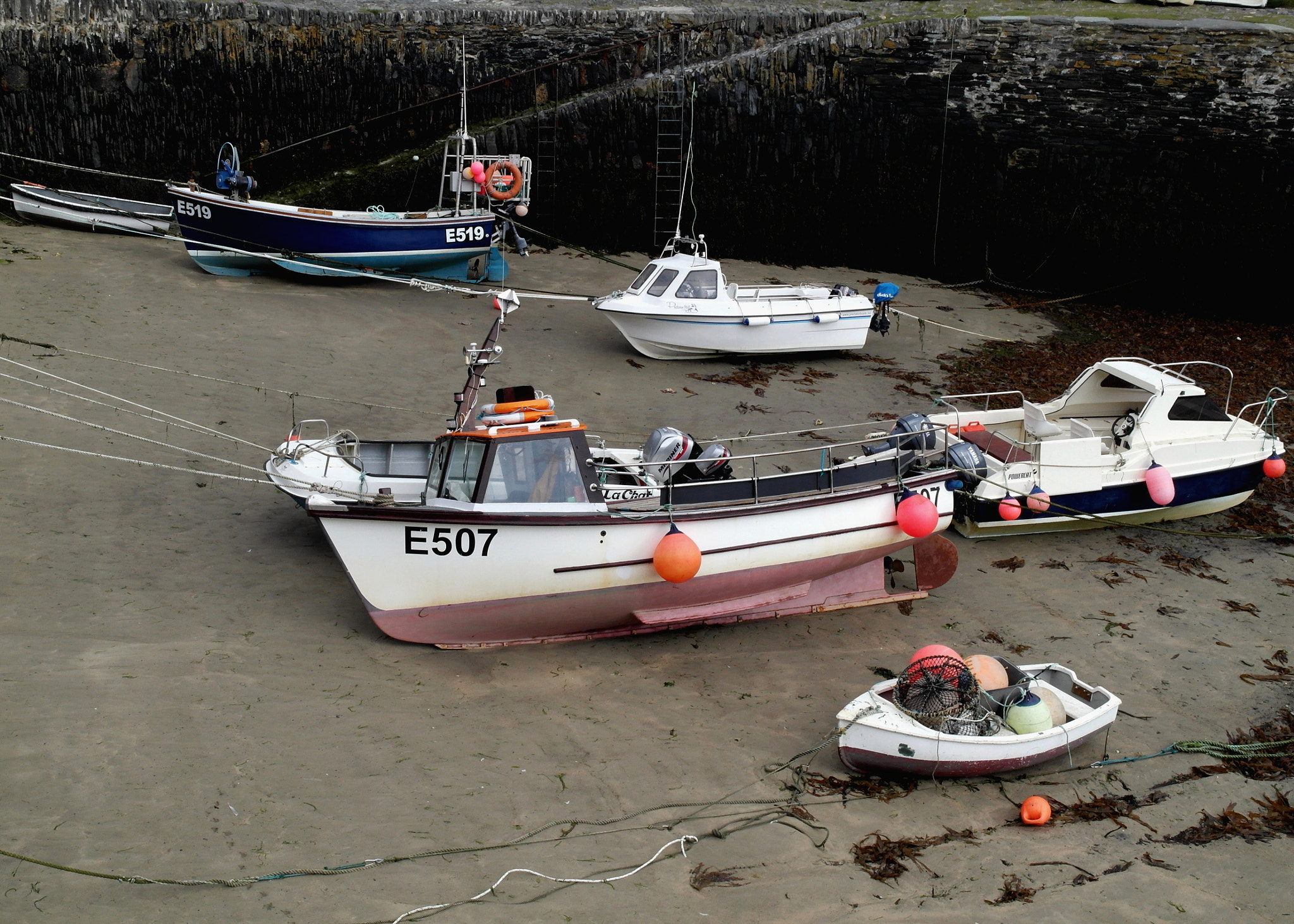 Samsung NX200 sample photo. Fishing boats low tide photography