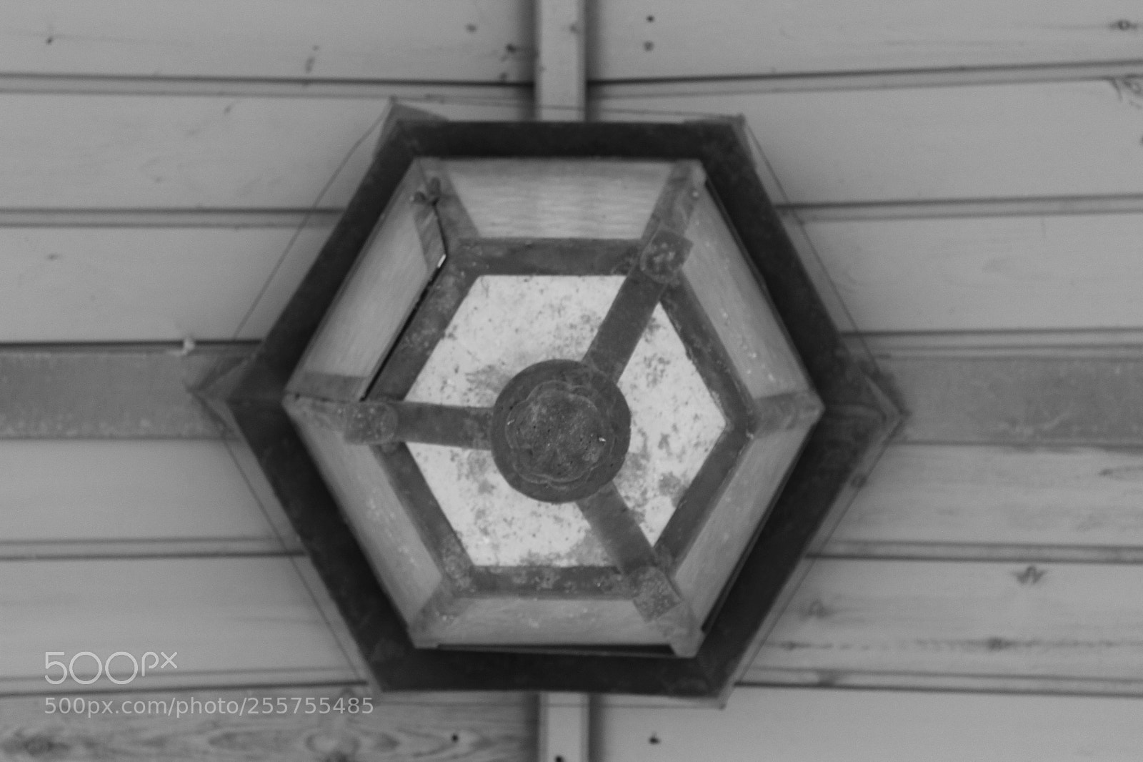 Canon EOS 1300D (EOS Rebel T6 / EOS Kiss X80) sample photo. Old lamp photography