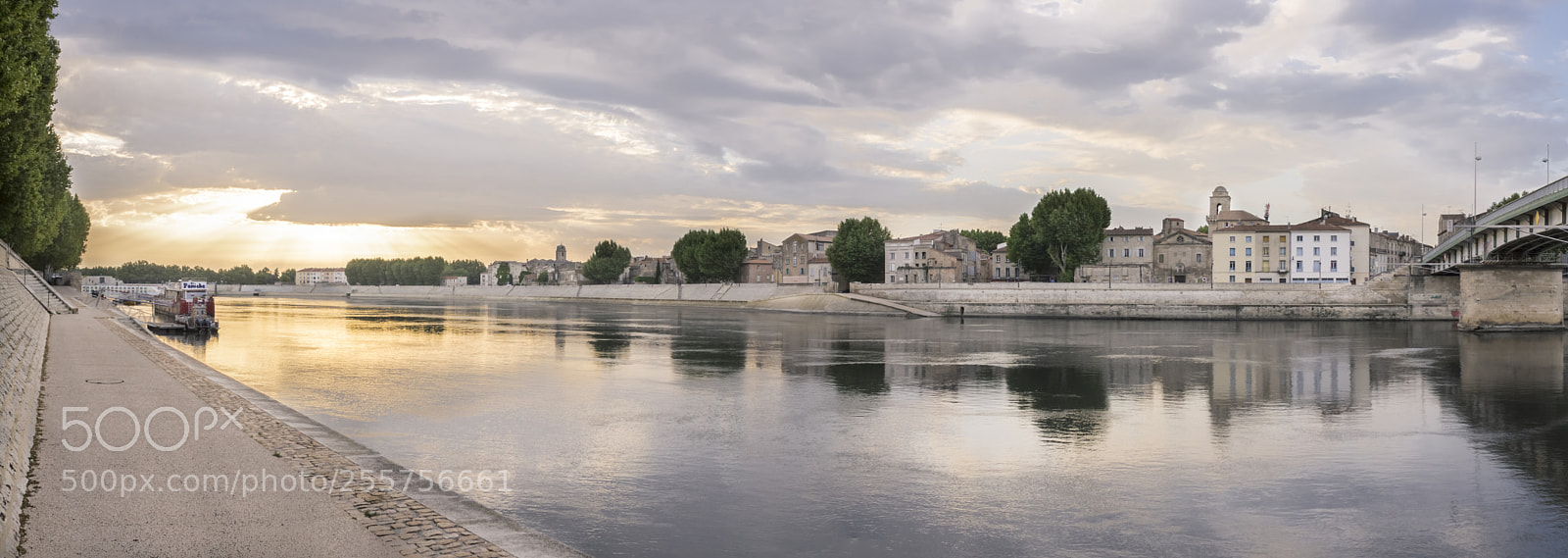 Canon EOS 1100D (EOS Rebel T3 / EOS Kiss X50) sample photo. Arles un matin photography