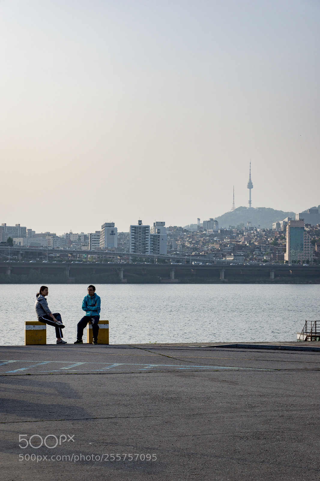 Sony SLT-A77 sample photo. Little chat by the photography