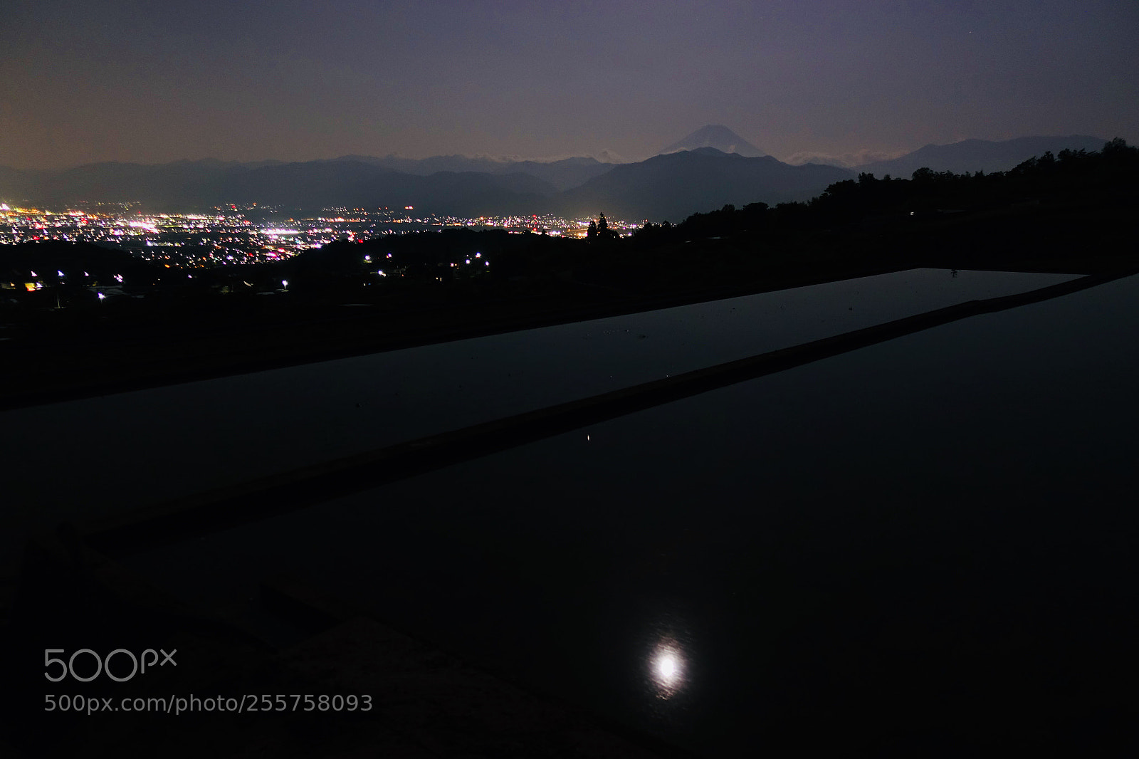 Sony DSC-RX100M5 sample photo. Full moon over mt photography