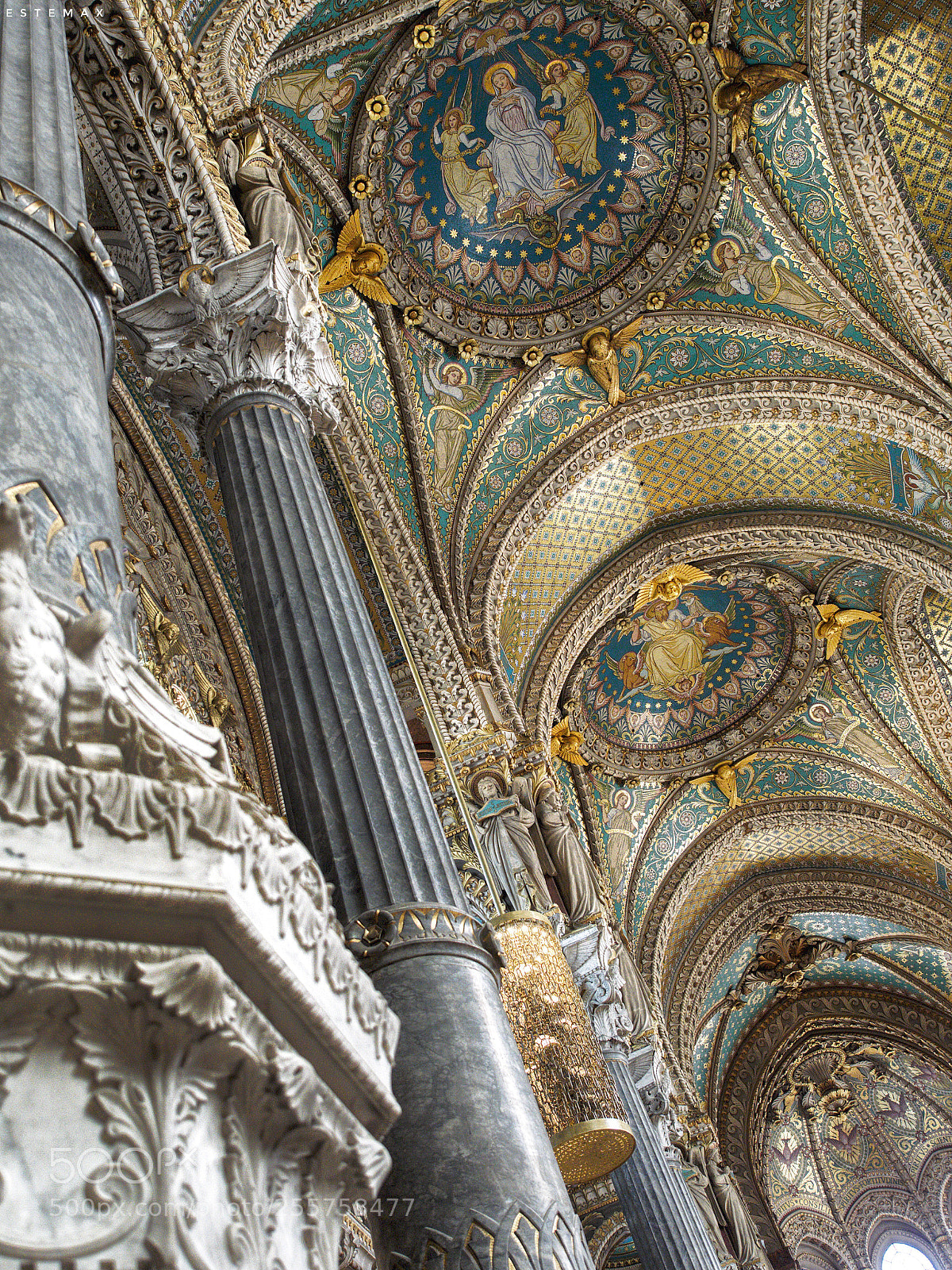 Olympus OM-D E-M1 sample photo. La basilique  photography