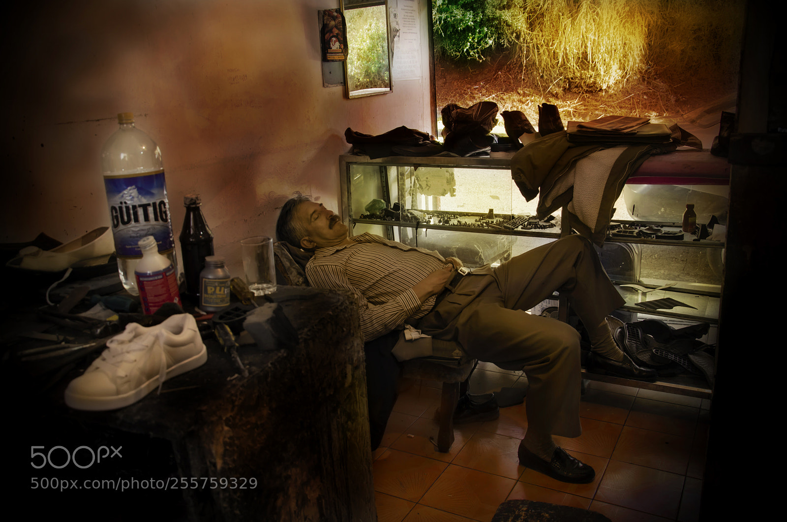 Nikon D5100 sample photo. Hombre descansando photography