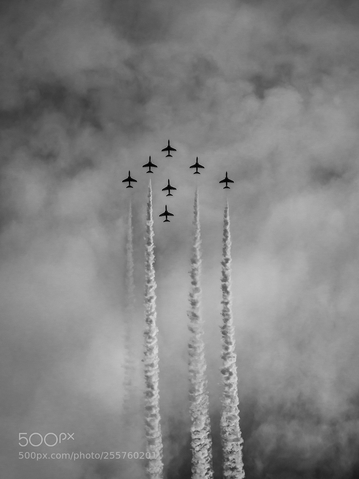 Olympus OM-D E-M10 sample photo. Airplanes in formation during photography