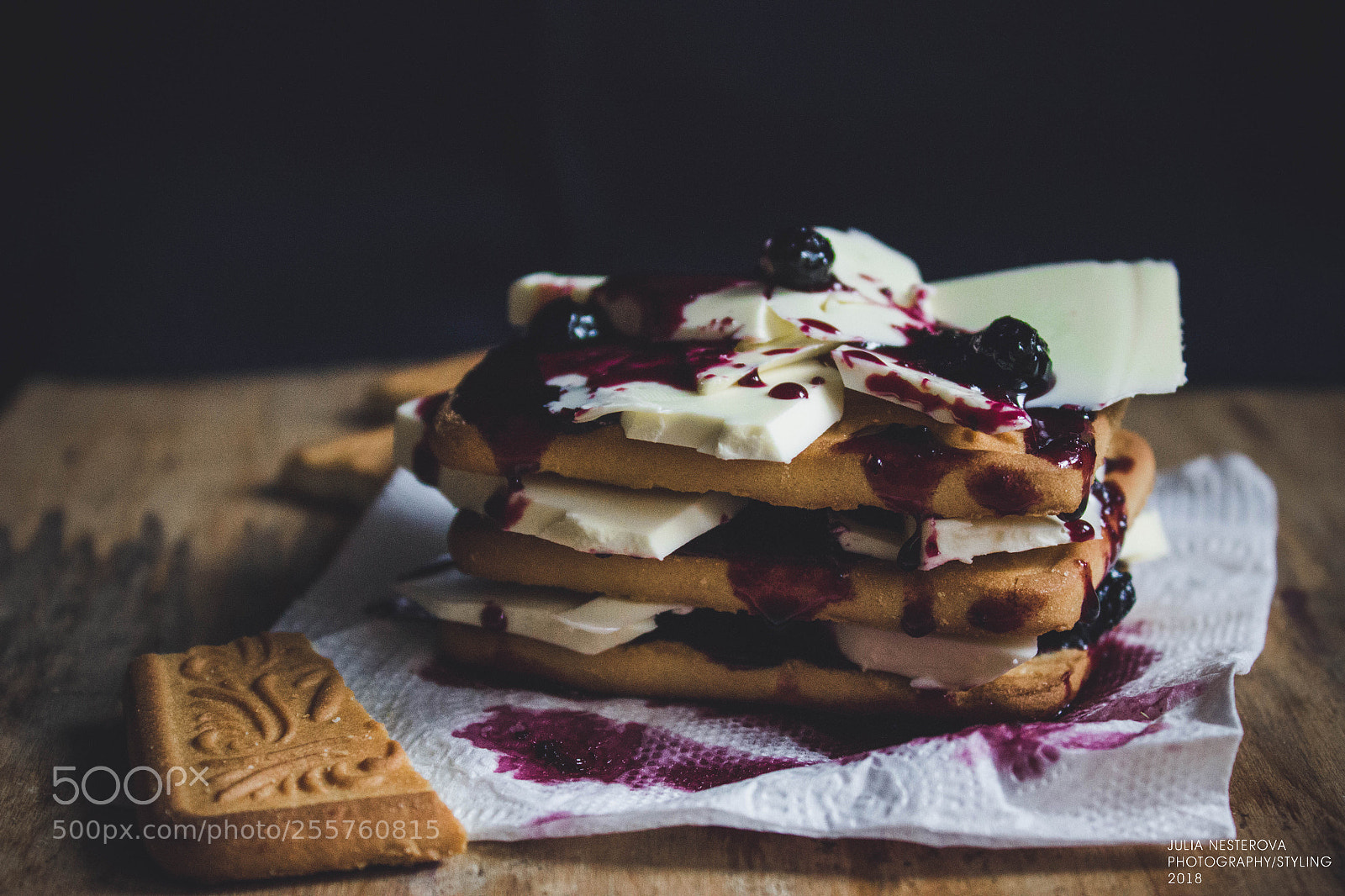 Canon EOS 600D (Rebel EOS T3i / EOS Kiss X5) sample photo. Biscuits with blueberries and photography