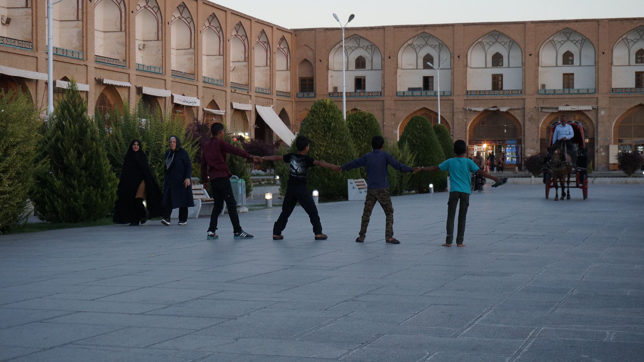 Sony Alpha NEX-3N sample photo. Kids playing in naghsh_e jahan photography