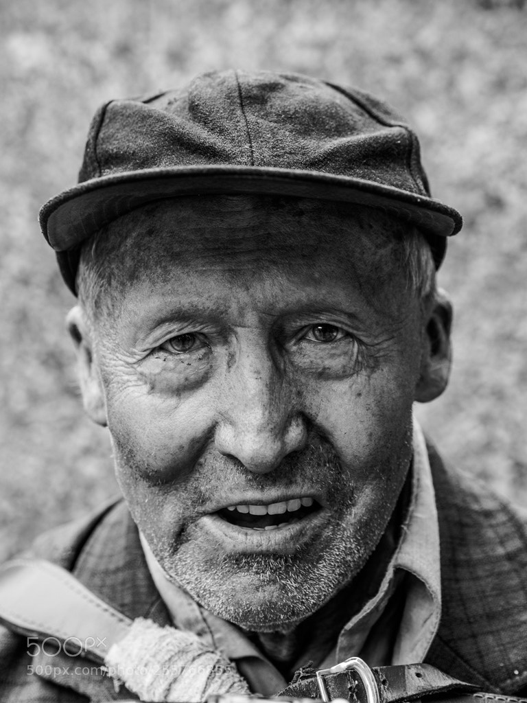 Olympus OM-D E-M5 sample photo. Portrait of an old photography