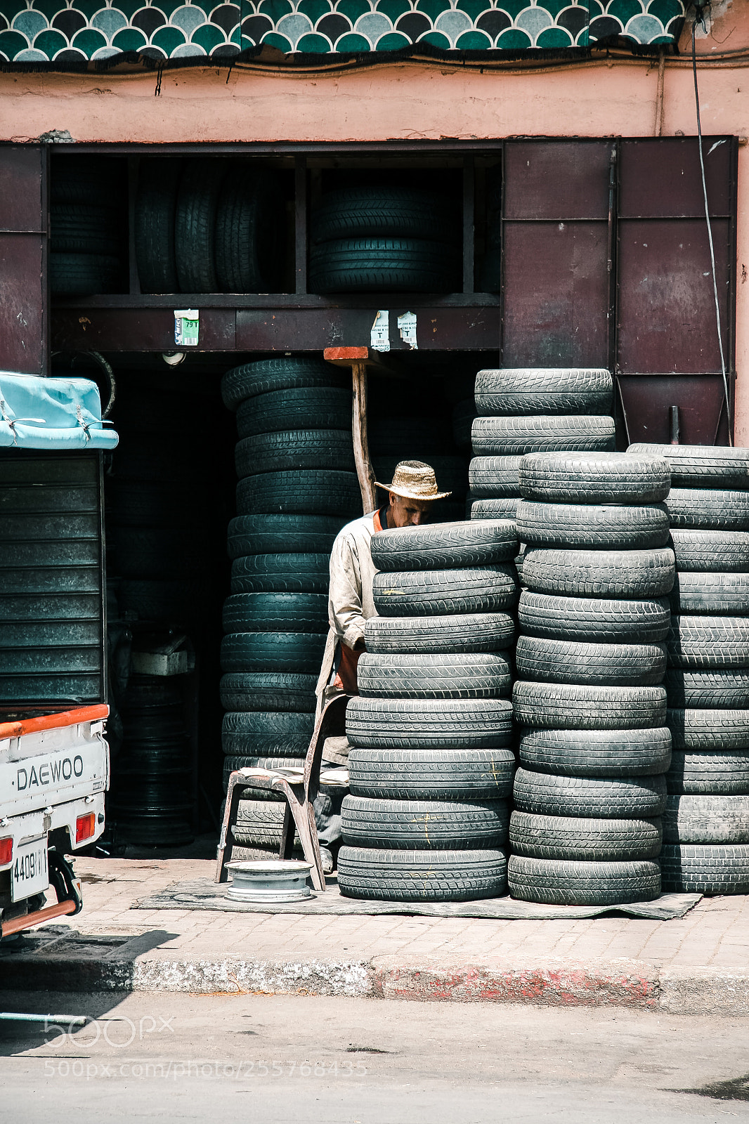Canon EOS 400D (EOS Digital Rebel XTi / EOS Kiss Digital X) sample photo. Tire stack photography