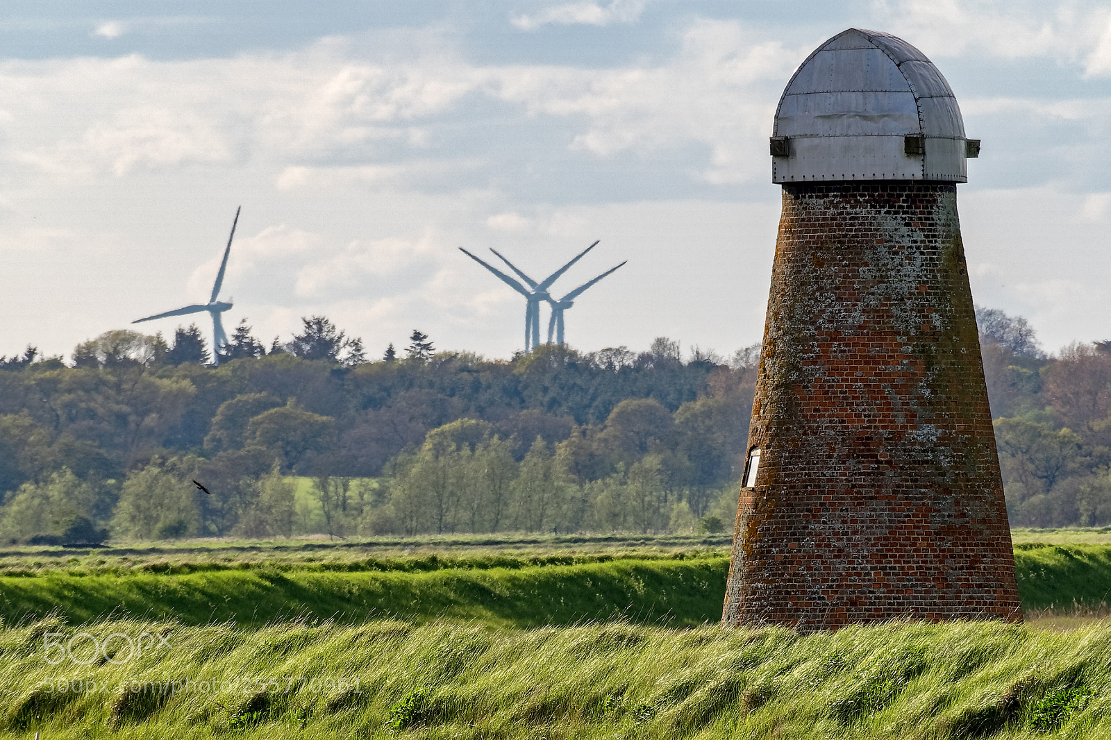 Olympus OM-D E-M5 II sample photo. Wind power - old photography