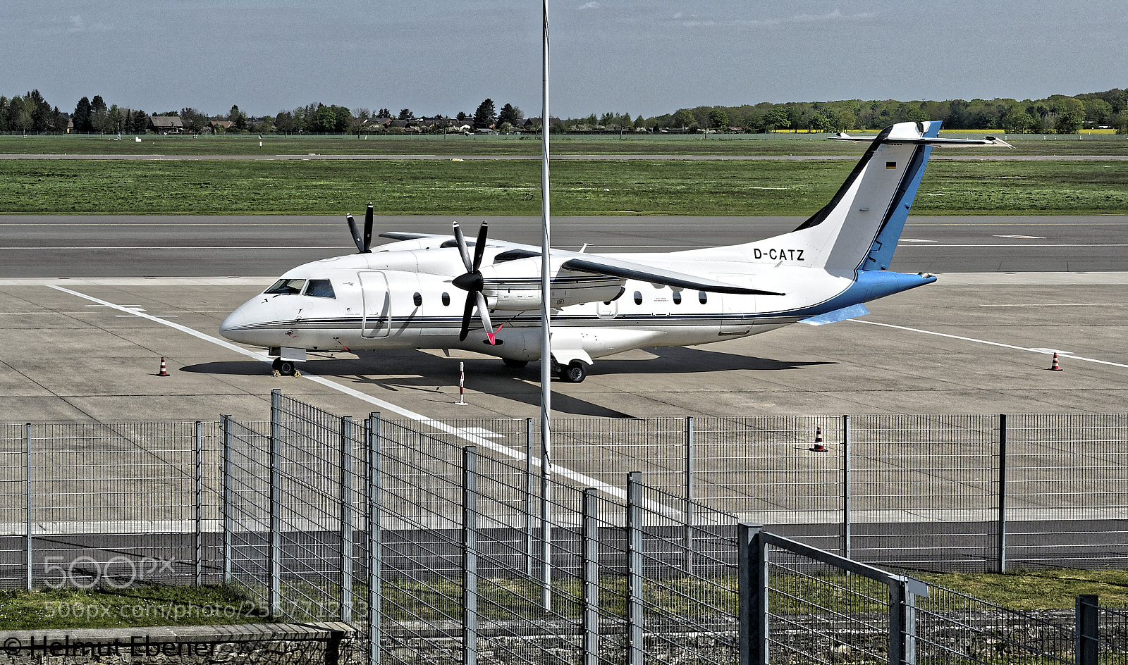 Olympus OM-D E-M5 sample photo. Bs, am flughafen braunschweig photography