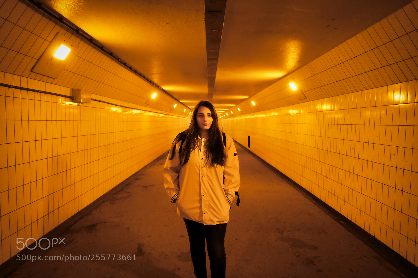 Sony Cyber-shot DSC-RX100 III sample photo. Tunnel girl photography