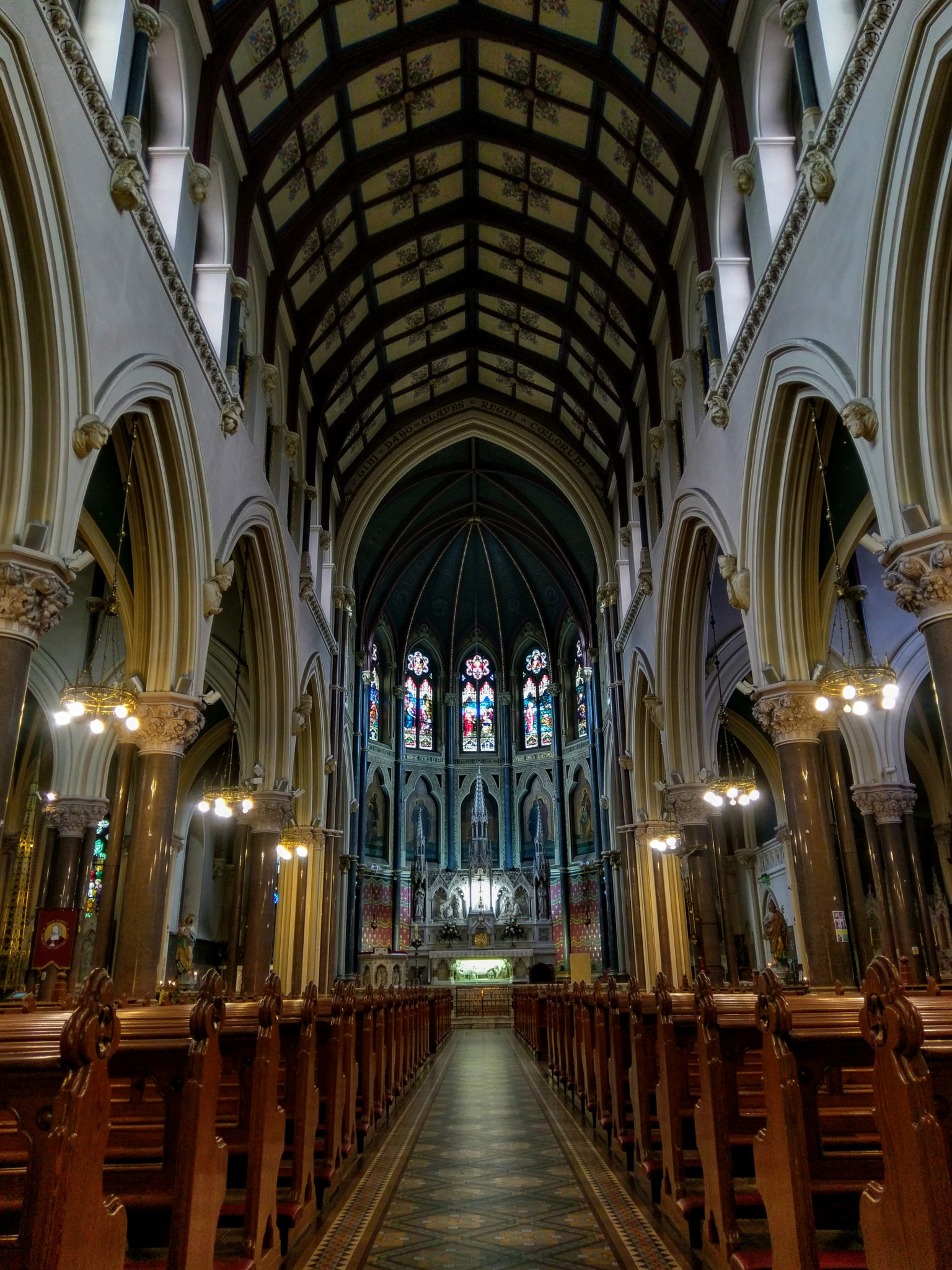 HTC 10 sample photo. Altar photography