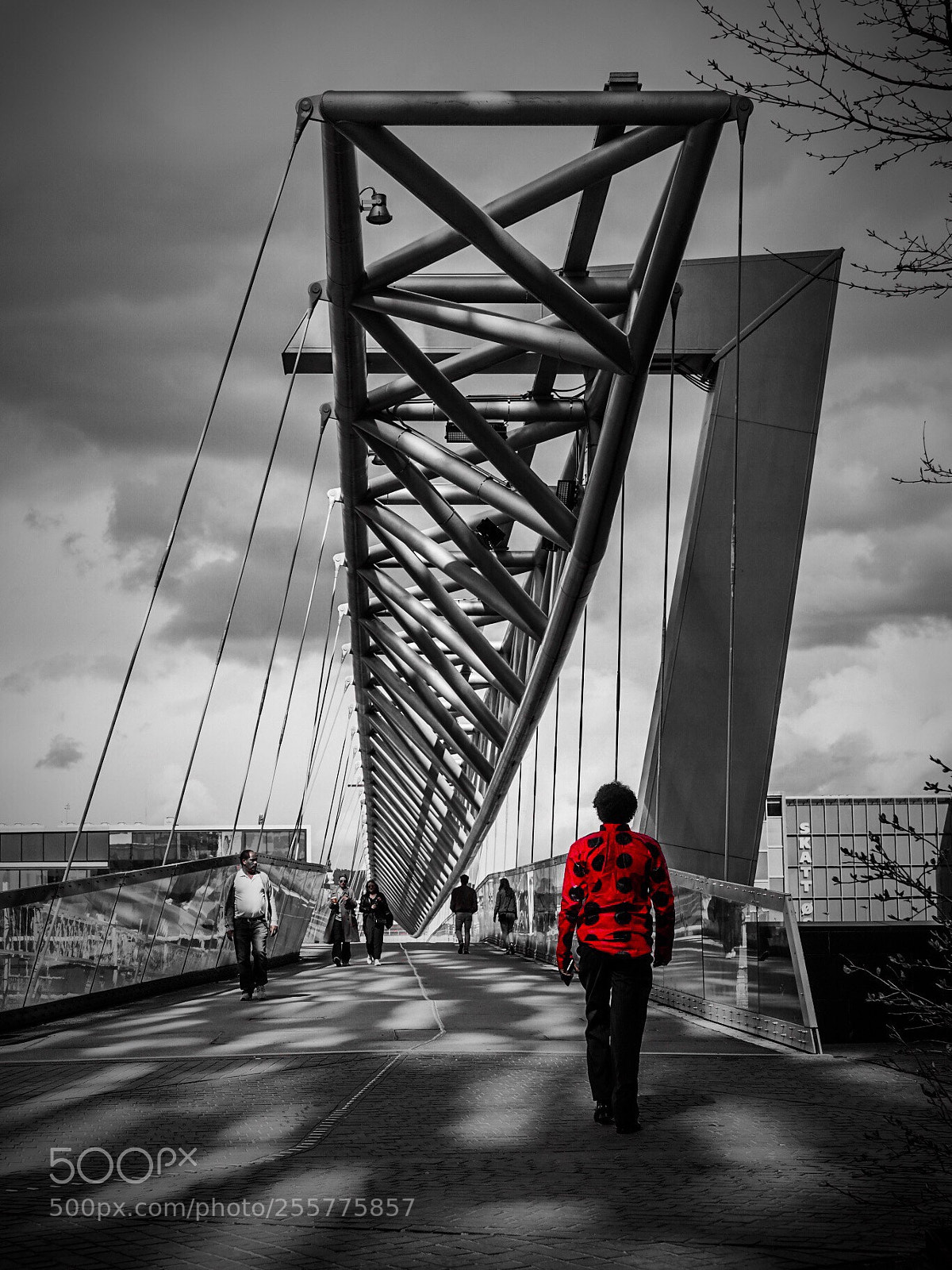 Olympus PEN-F sample photo. Red pedestrian photography