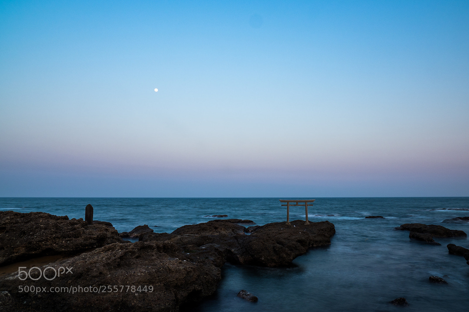 Olympus OM-D E-M1 Mark II sample photo. Twilight shrine photography