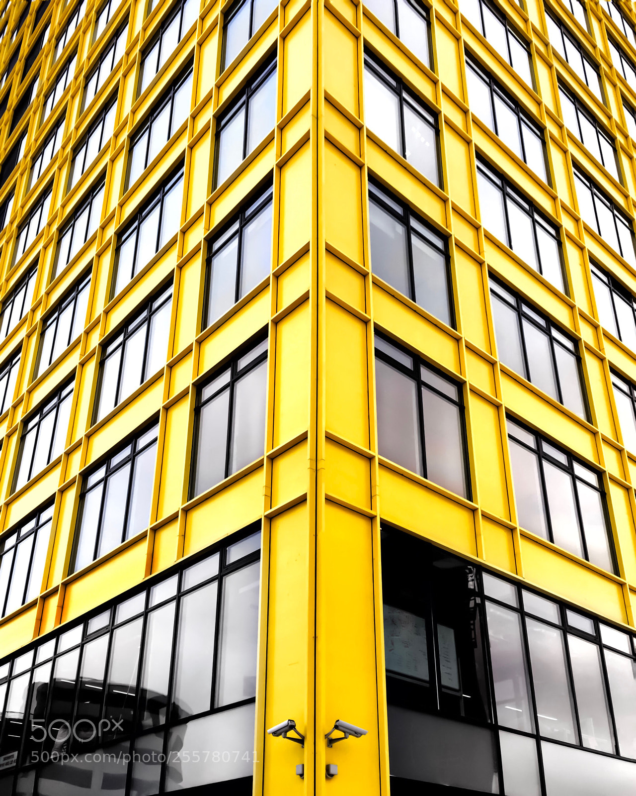 Apple iPhone 6s Plus sample photo. Yellow-black assymetry photography