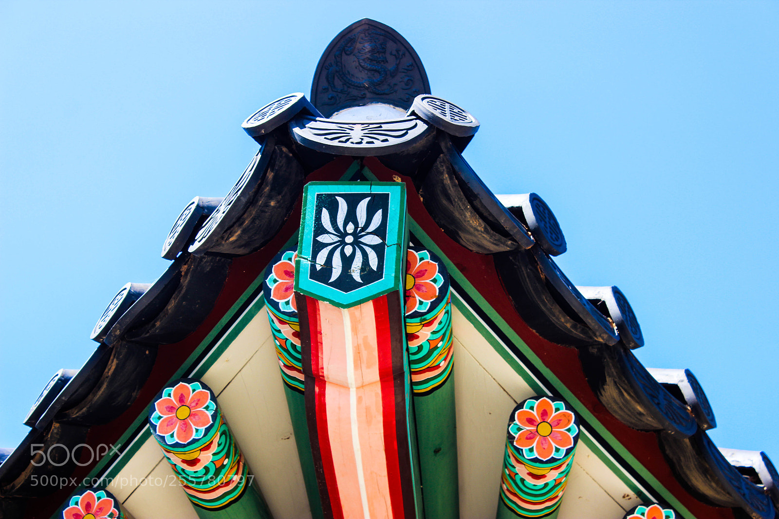 Canon EOS 600D (Rebel EOS T3i / EOS Kiss X5) sample photo. Gyeongbokgung palace's art detail photography