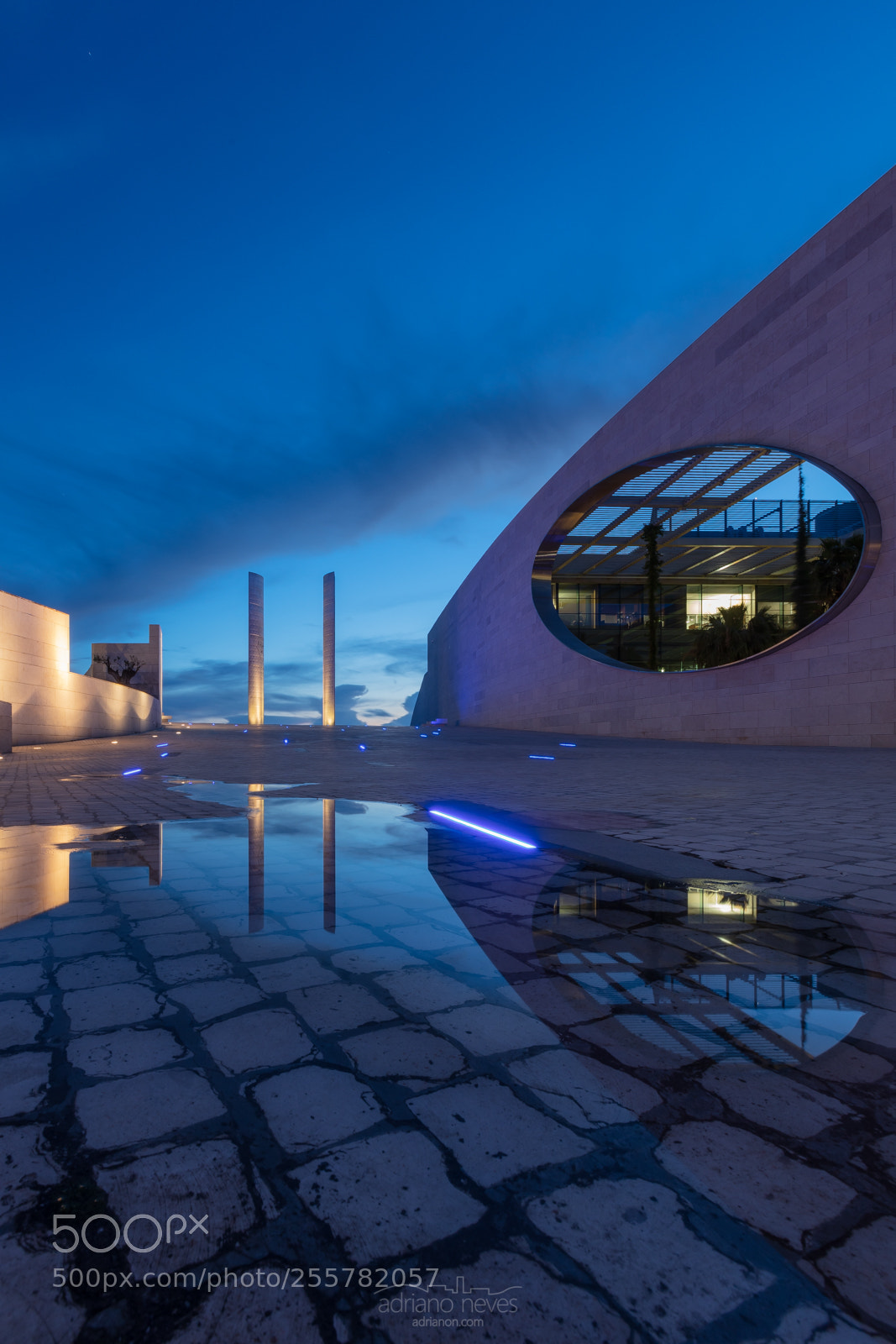 Canon EOS 5DS R sample photo. Lx pillars - portugal photography