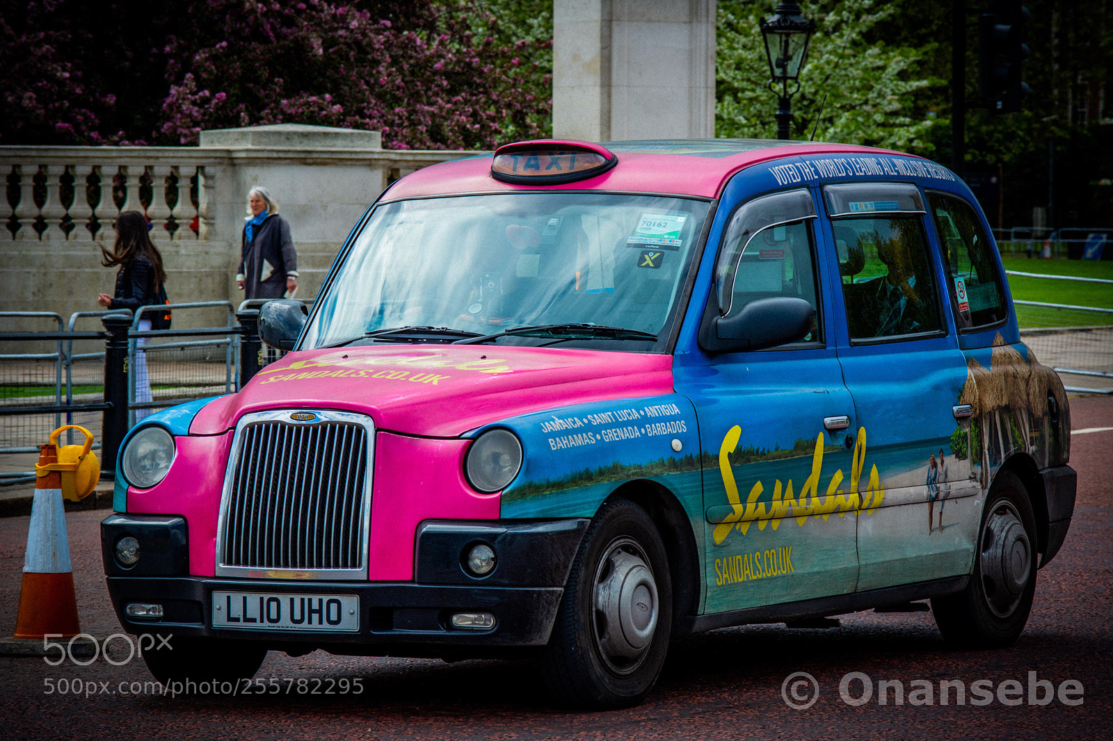 Nikon D5200 sample photo. Taxi de colores photography