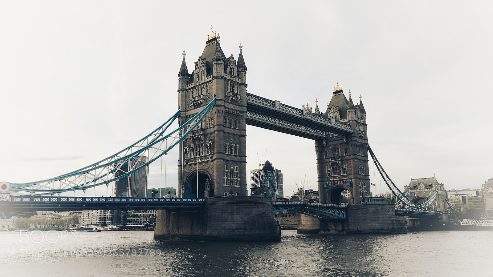HUAWEI P10 sample photo. Tower bridge photography