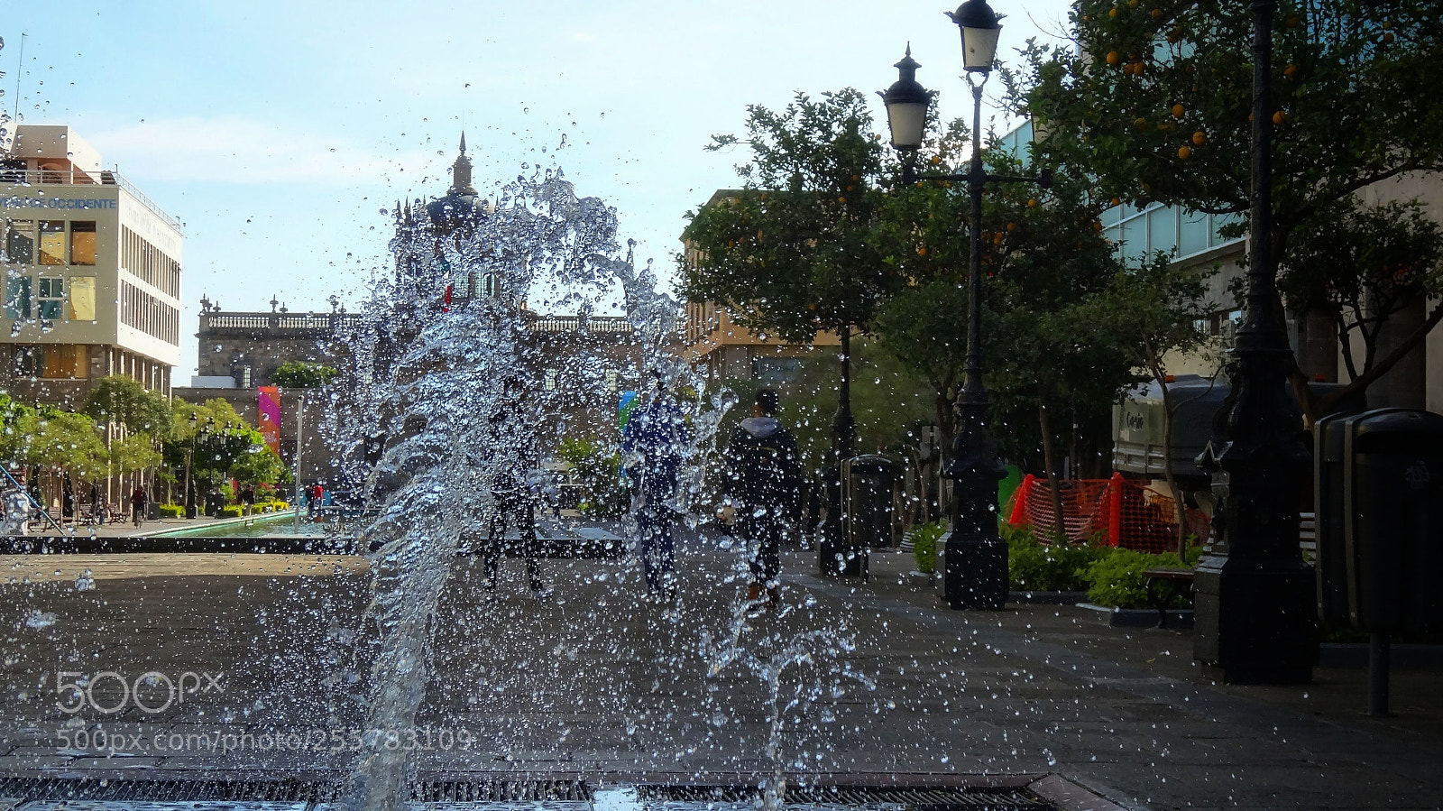 Sony Cyber-shot DSC-HX20V sample photo. Freeze photography