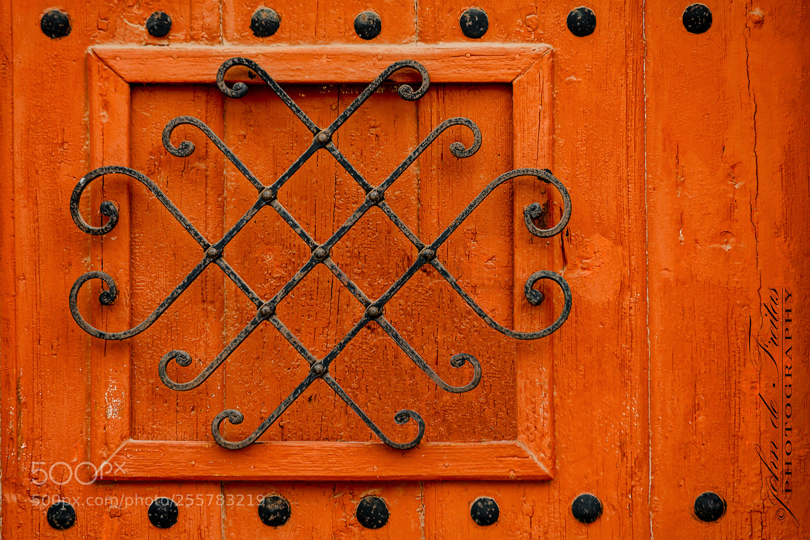 Canon EOS 5D Mark II sample photo. The door photography