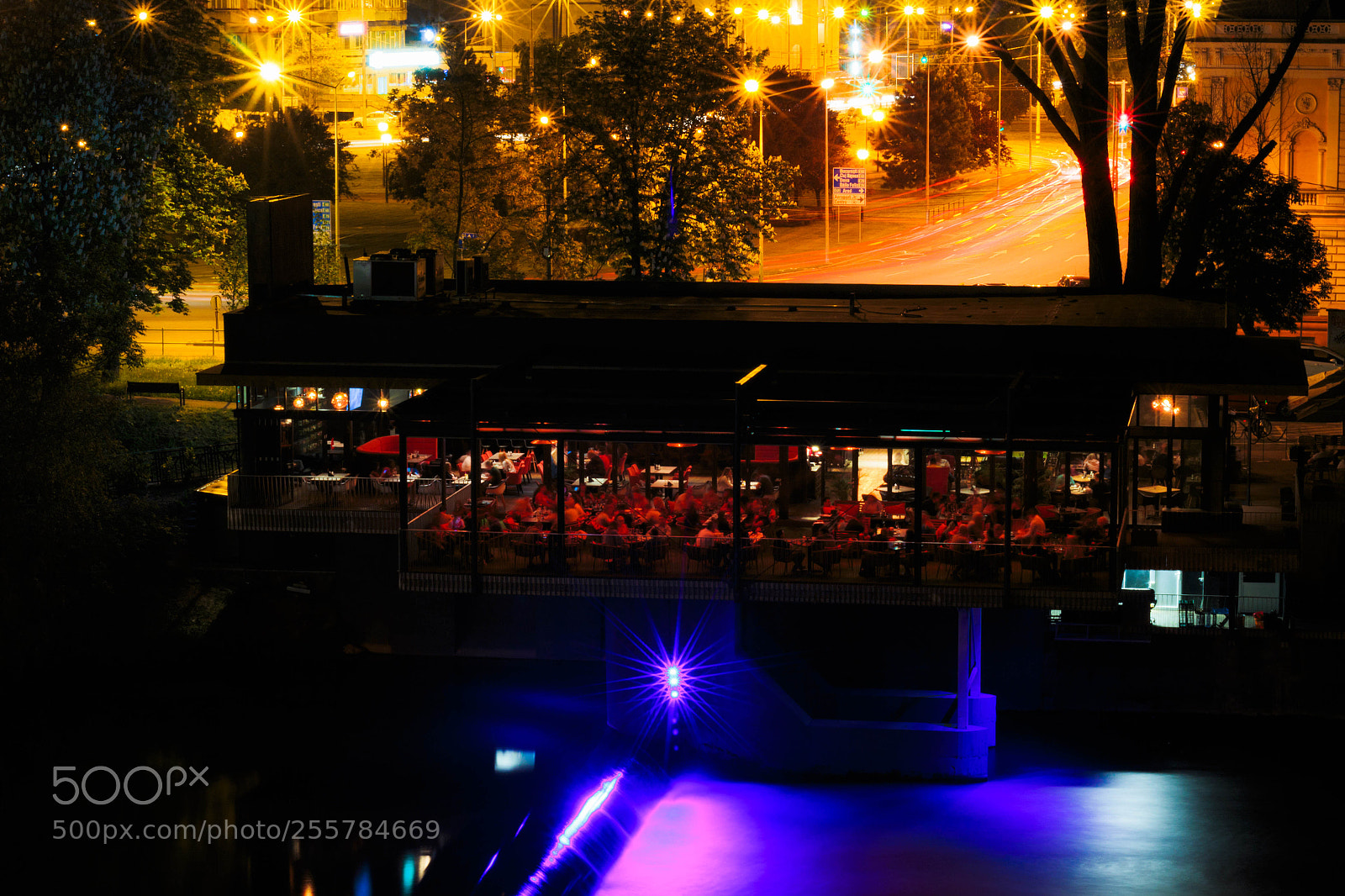 Canon EOS 100D (EOS Rebel SL1 / EOS Kiss X7) sample photo. Night out. photography