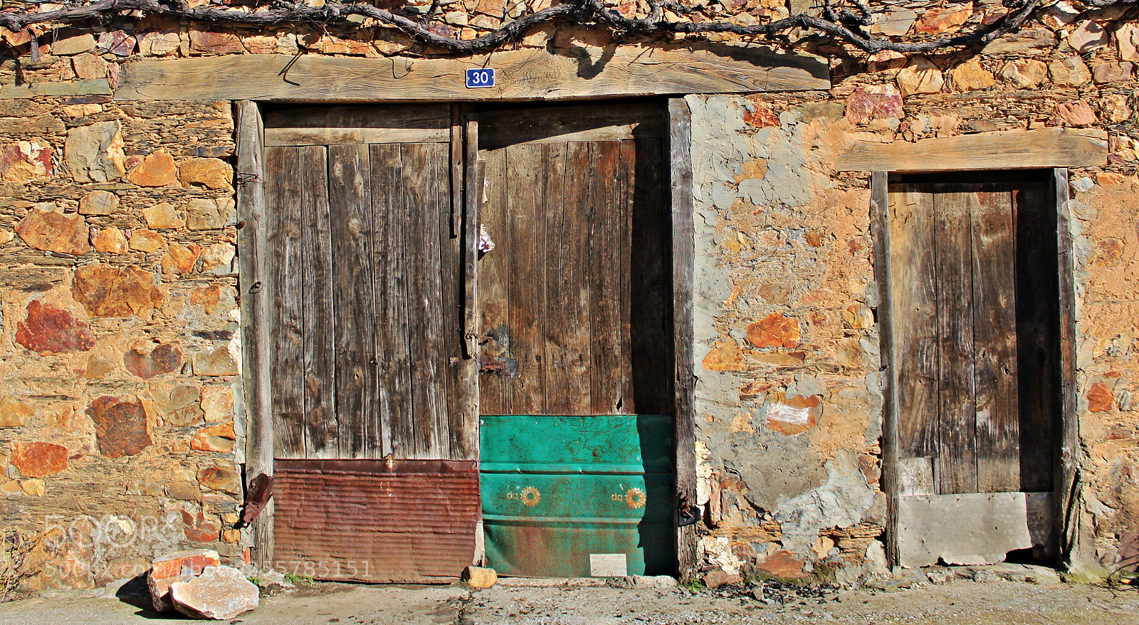 Canon EOS 1300D (EOS Rebel T6 / EOS Kiss X80) sample photo. Tres puertas photography