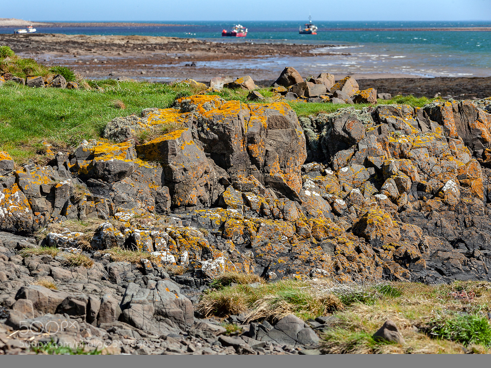 Canon EOS 5D Mark II sample photo. Rocks and boats photography