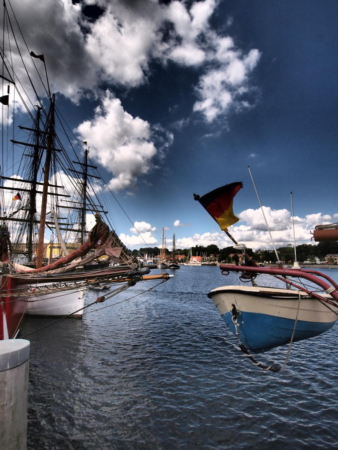 Olympus PEN E-PL2 sample photo. Harbor photography