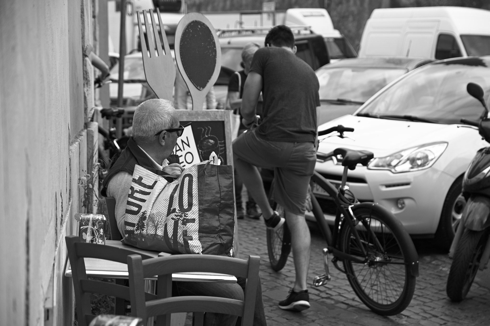 Sigma sd Quattro sample photo. Hunger photography