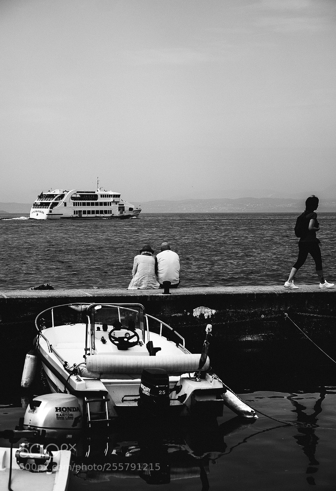 Fujifilm X-T10 sample photo. .. on the pier ... photography