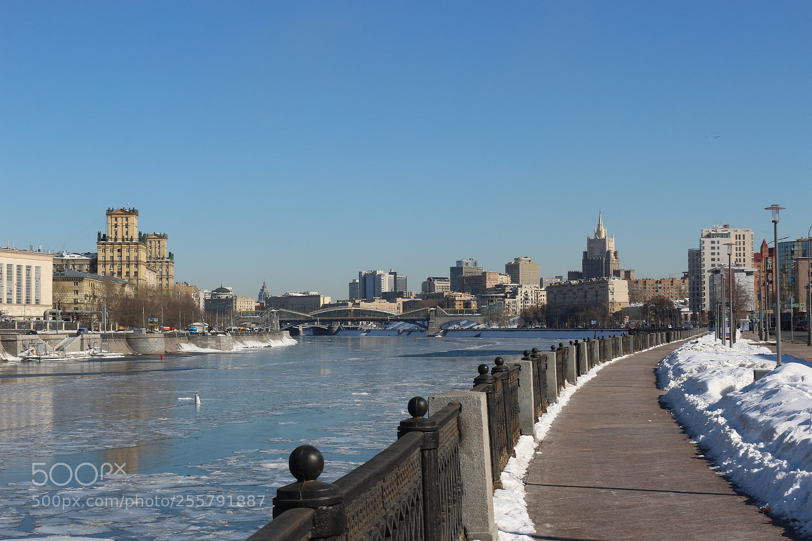 Canon EOS 100D (EOS Rebel SL1 / EOS Kiss X7) sample photo. Moscow river photography
