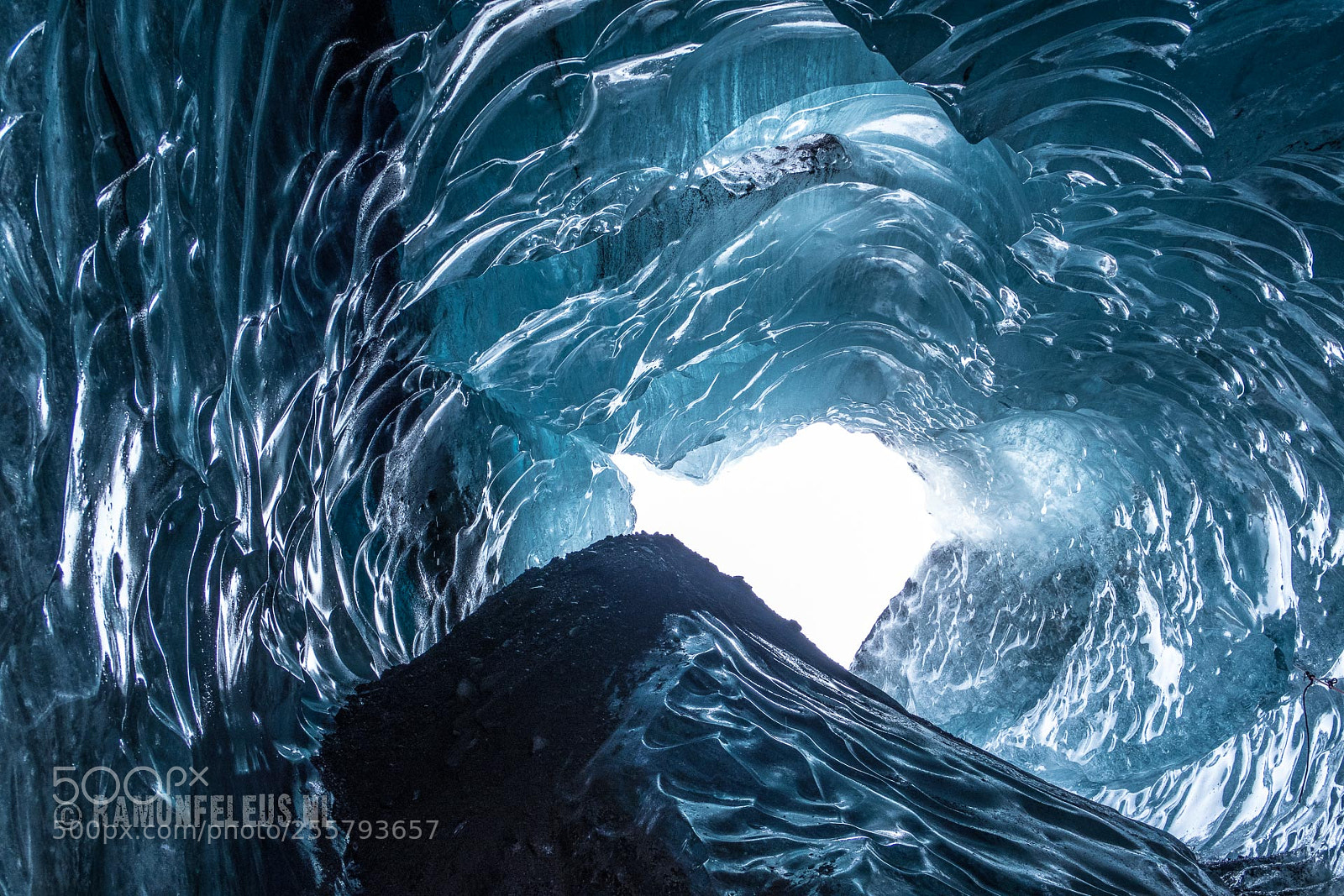 Canon PowerShot G7 X sample photo. Inside the glacier photography