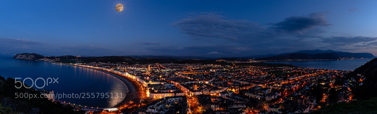 Nikon D5600 sample photo. Llandudno at dusk photography