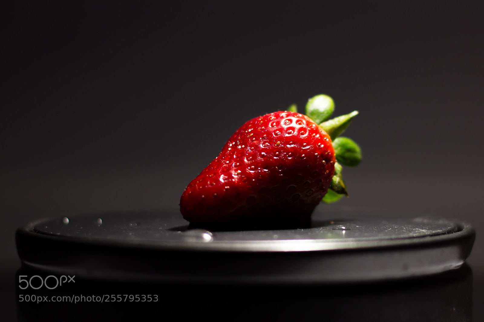 Canon EOS 700D (EOS Rebel T5i / EOS Kiss X7i) sample photo. Miss strawberry photography