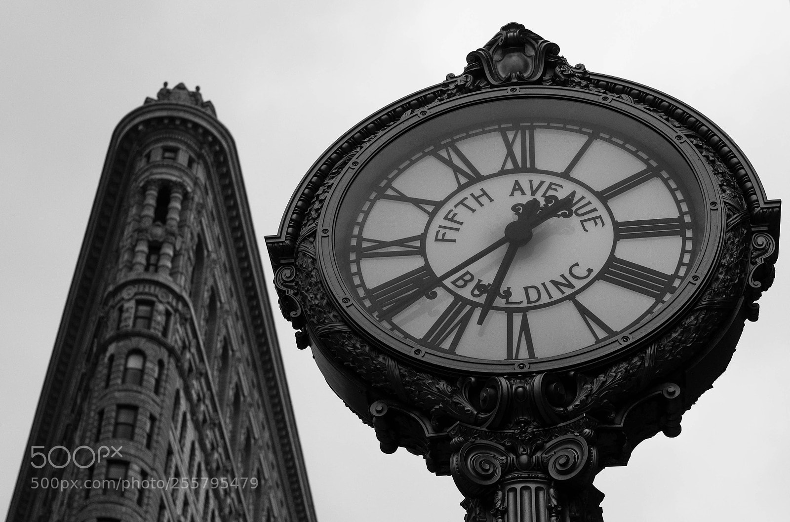 Nikon D90 sample photo. Flatiron building and clock photography