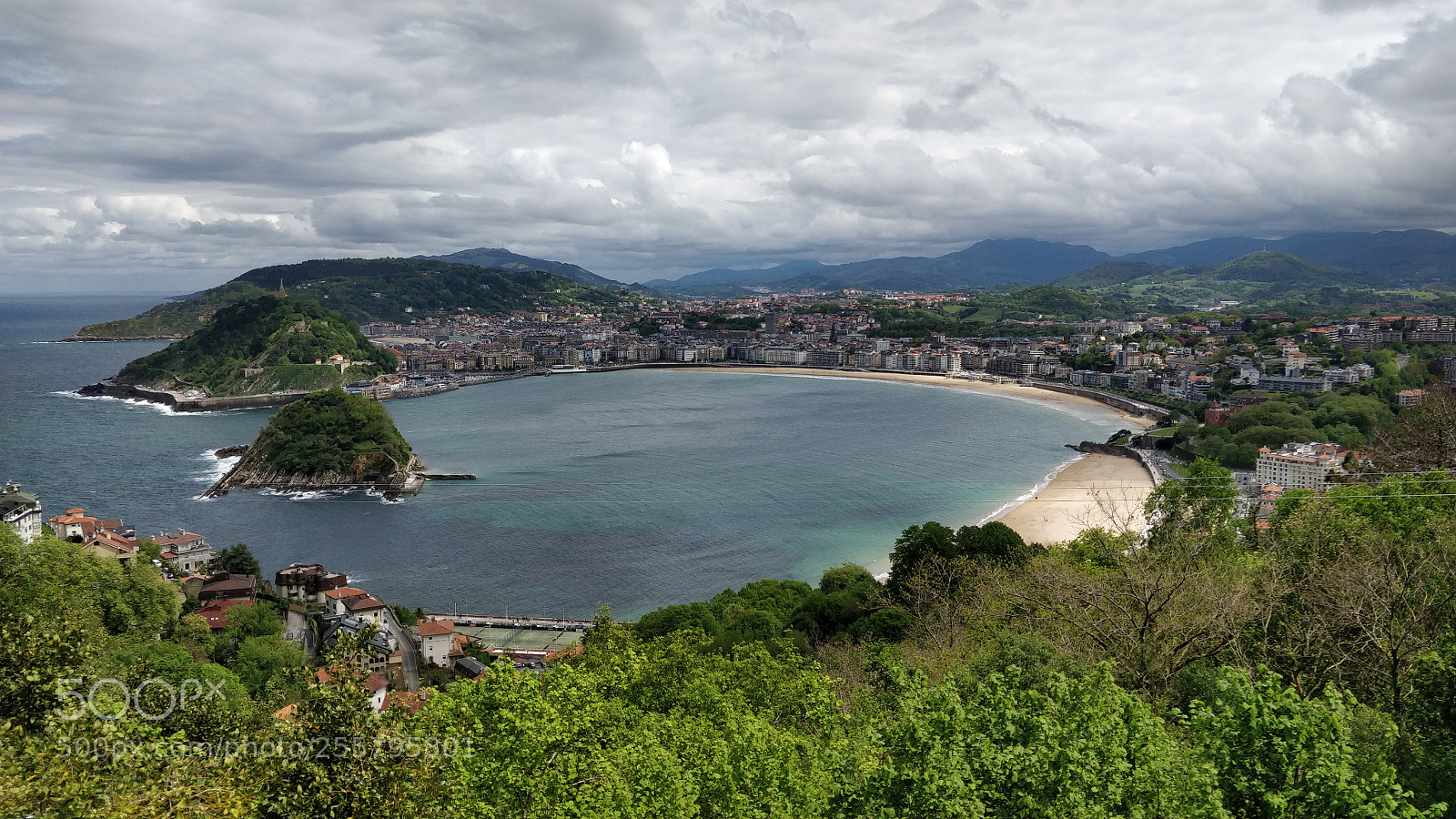 OnePlus 5 sample photo. San sebastián city photography
