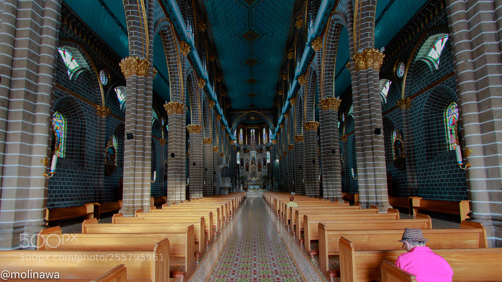 Canon EOS 7D Mark II sample photo. Church’n prayer photography