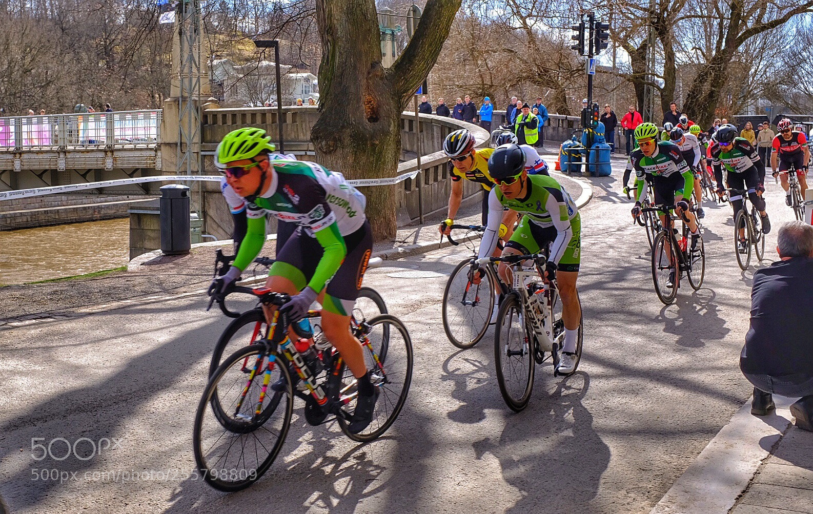 Fujifilm X100F sample photo. Cyclists photography