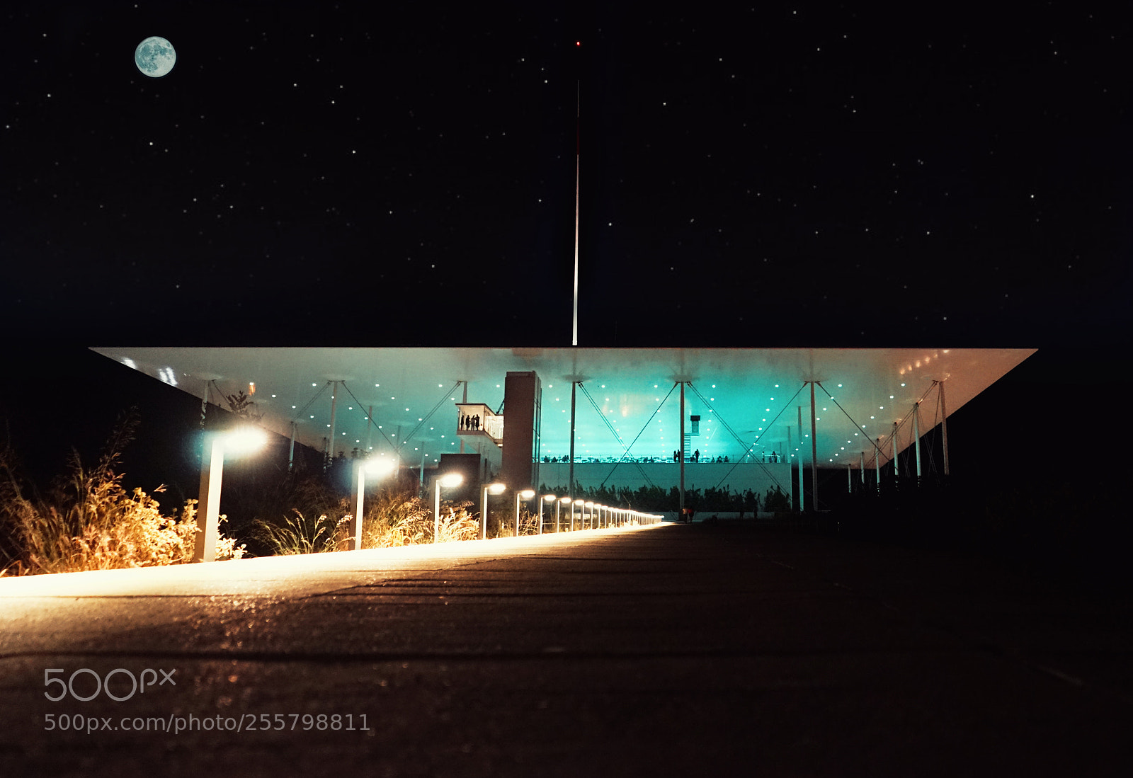 Sony a7 sample photo. Urban full moon photography