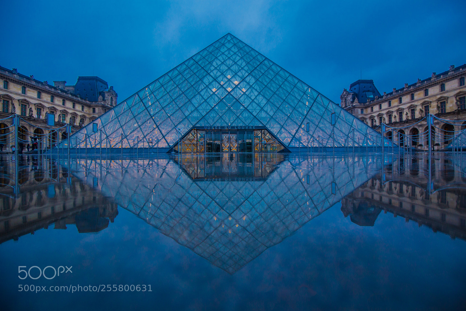 Canon EOS 6D sample photo. Louvre pyramide reflection photography
